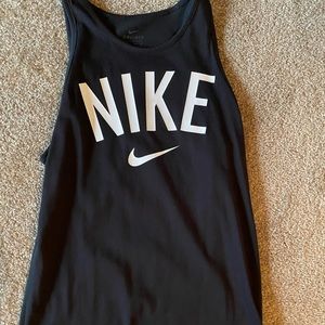 Nike top